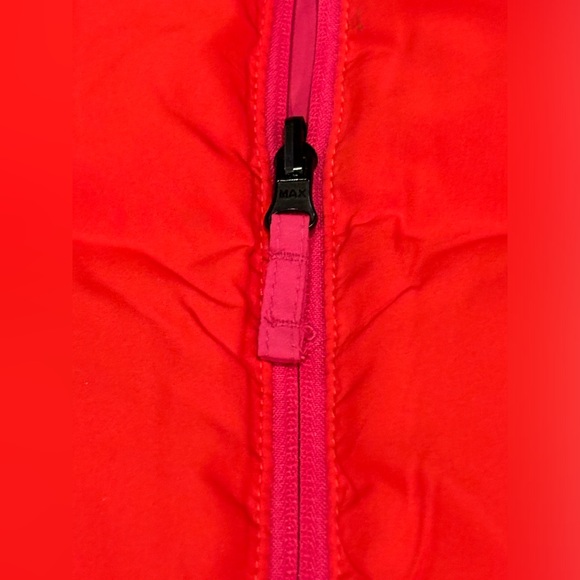 Reversible Puffer Vest, size Medium - Picture 4 of 7